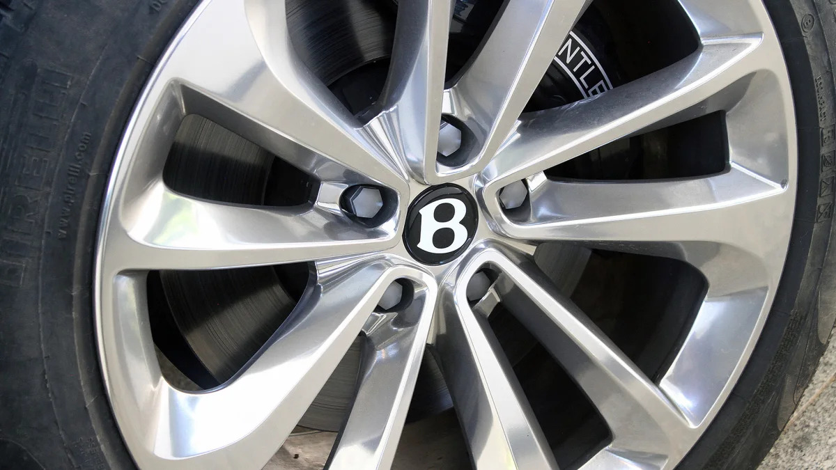 2016 Bentley Bentayga wheel