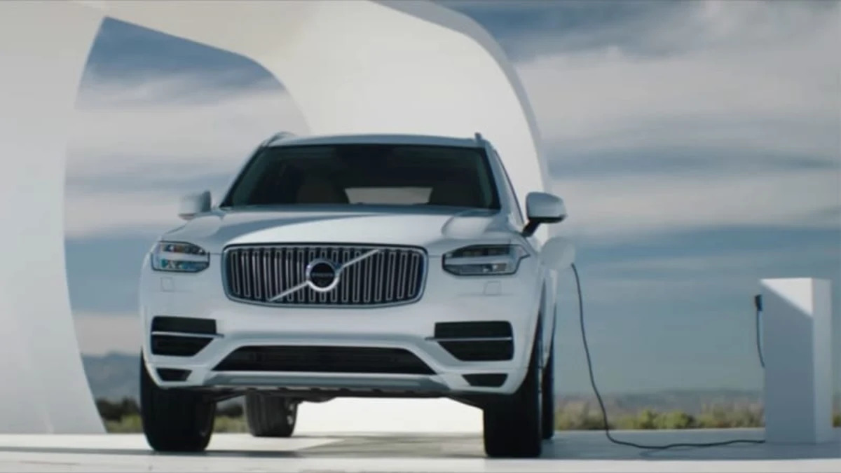 Volvo XC90 T8 marketing stunt plugs in with free electricity