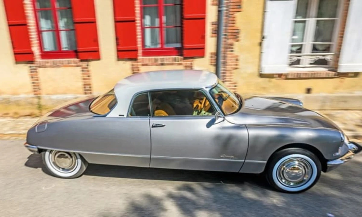 Tow your Citroën DS in style – with a Citroën DS
