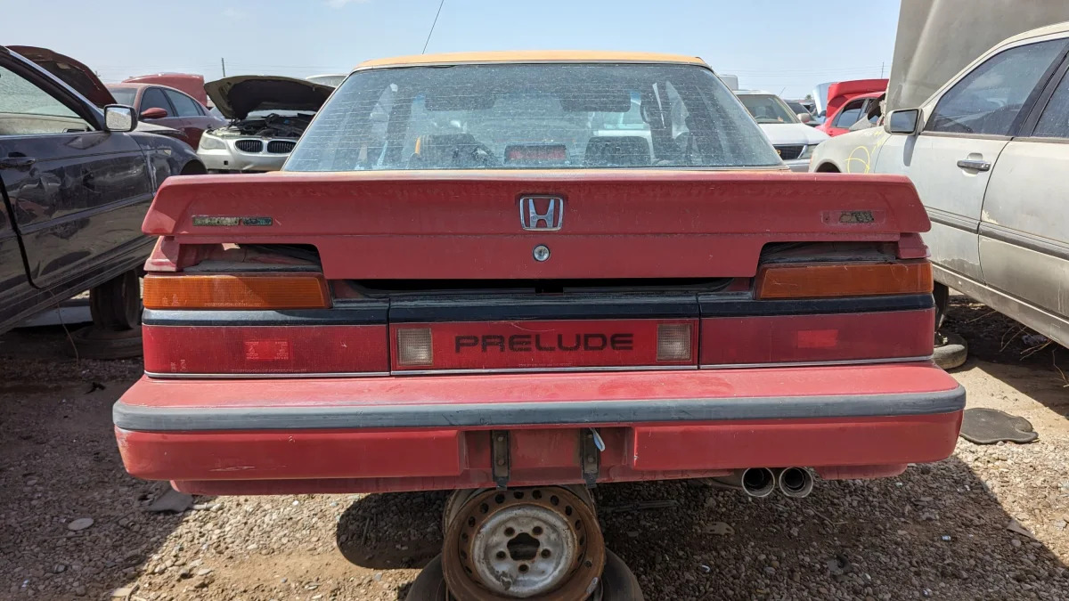 36 - 1987 Honda Prelude in Arizona junkyard - photo by Murilee Martin