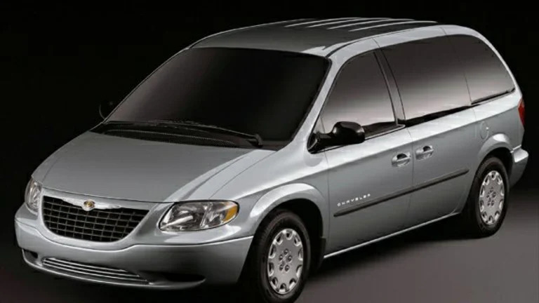 2001 Chrysler Voyager Base Passenger Van