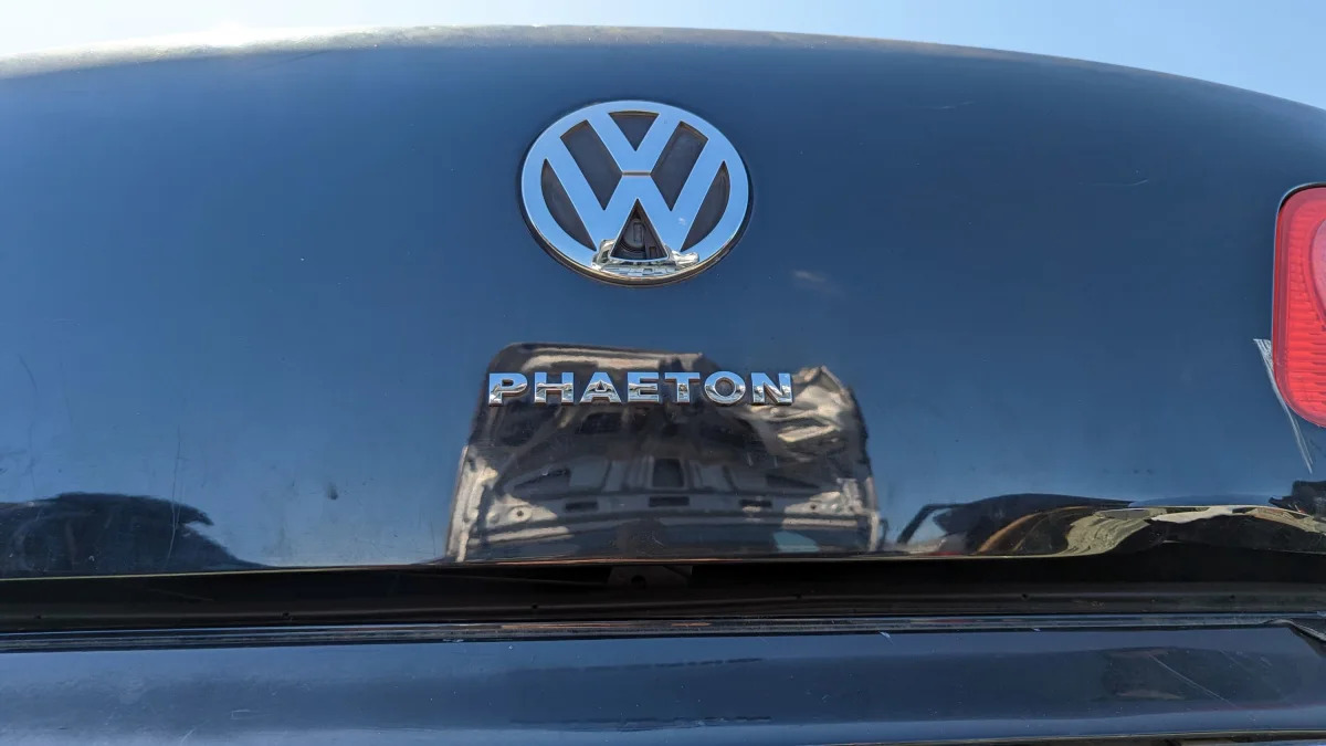 32 - 2005 Volkswagen Phaeton in California junkyard - photo by Murilee Martin