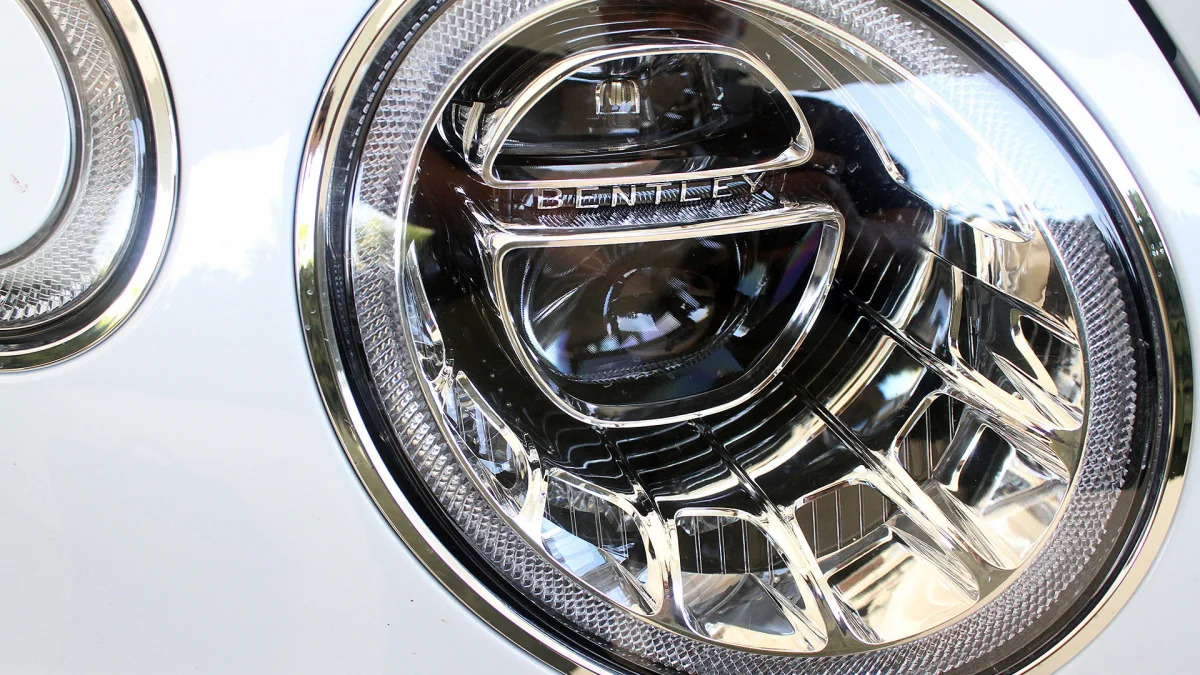 2016 Bentley Bentayga headlight