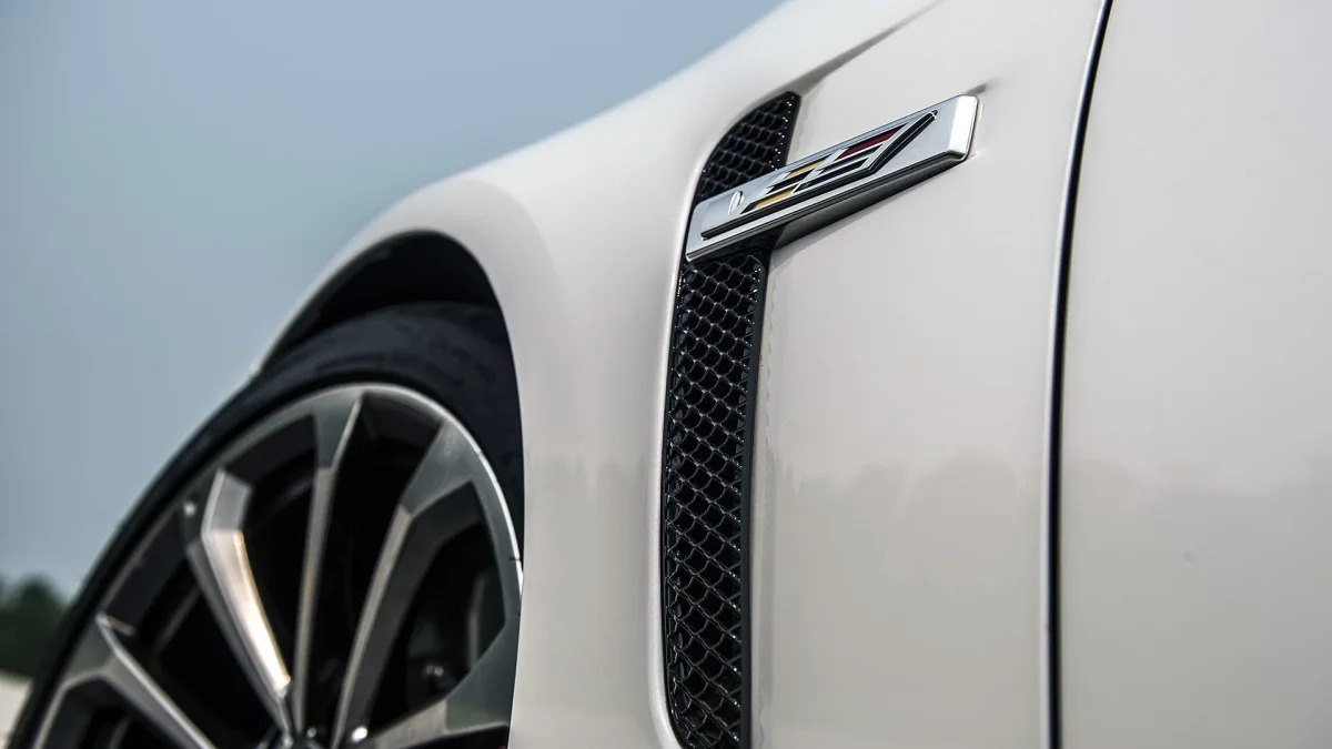 2016 Cadillac CTS-V side vent