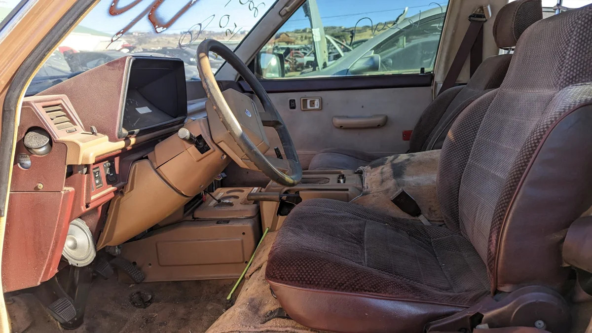 13 - 1984 Toyota TownAce van in Colorado junkyard - photo by Murilee Martin