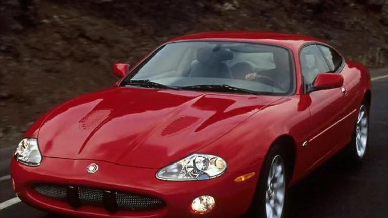 2002 Jaguar XKR Base 2dr Coupe