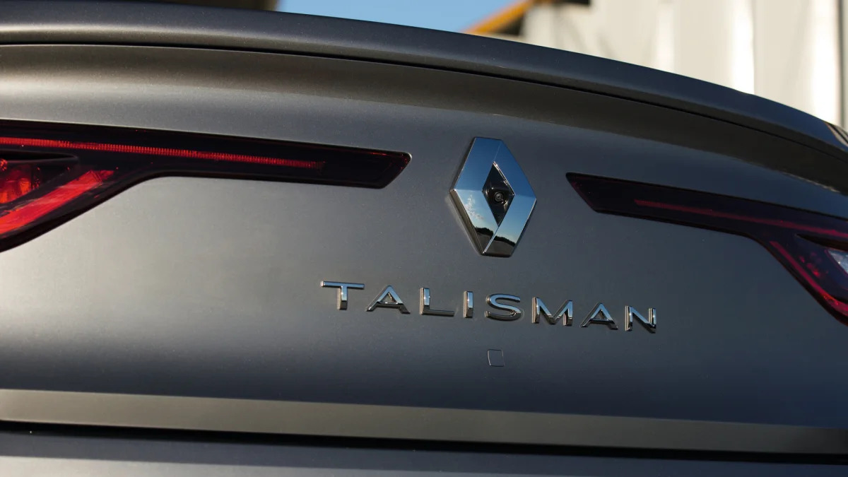 talisman rear badge logo renault taillights