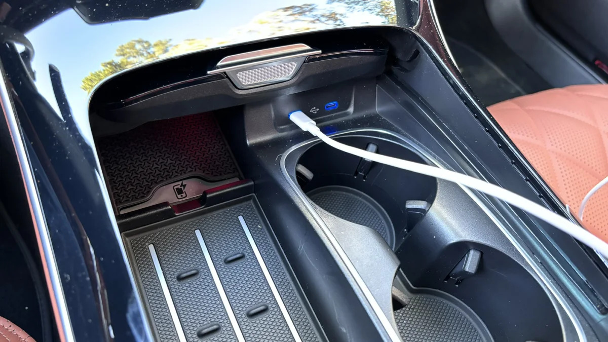 Mercedes-Benz S580e interior poorly placed phone charging