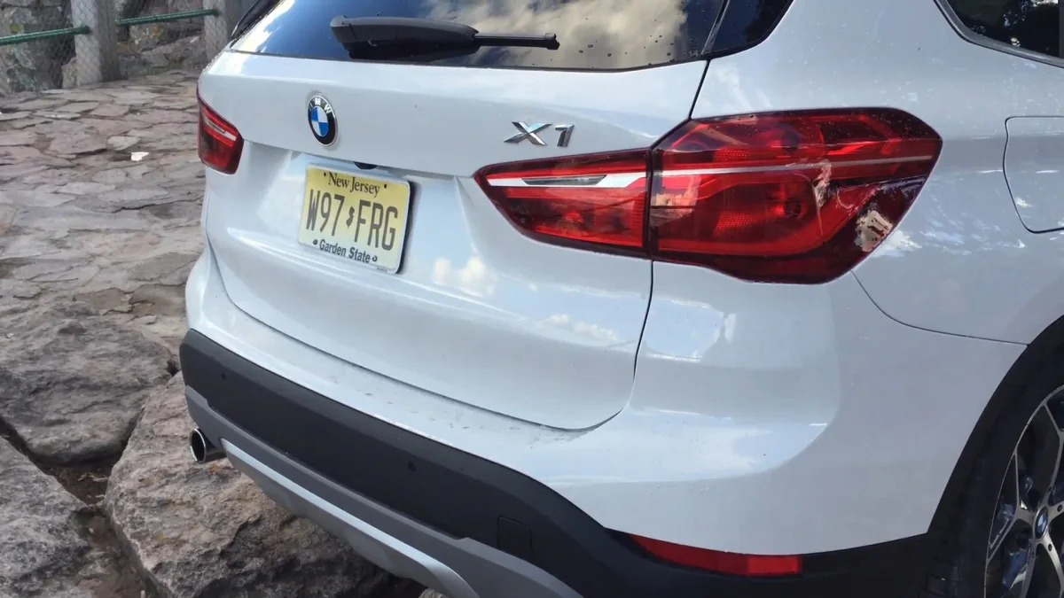 2016 BMW X1 Handsfree Liftgate | Autoblog Short Cuts