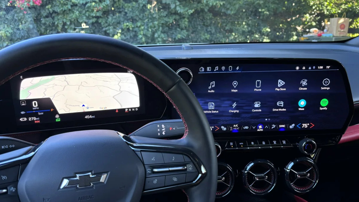 2024 Chevrolet Blazer EV infotainment screens