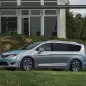 2017 Chrysler Pacifica Hybrid in motion
