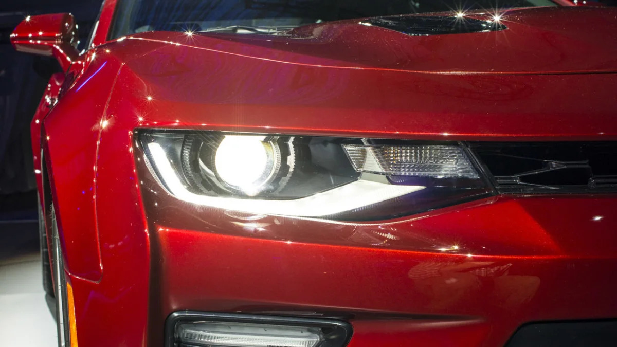 2016 chevy camaro front headlight