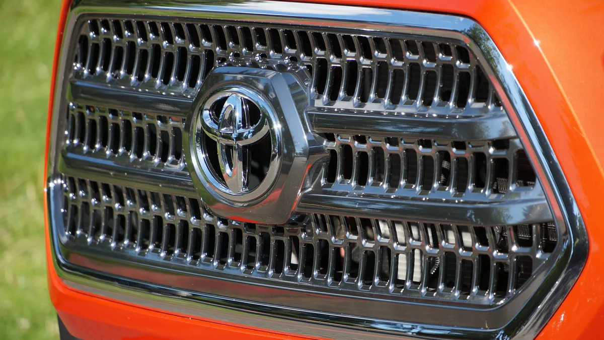 2016 Toyota Tacoma TRD Sport 4x4 grille