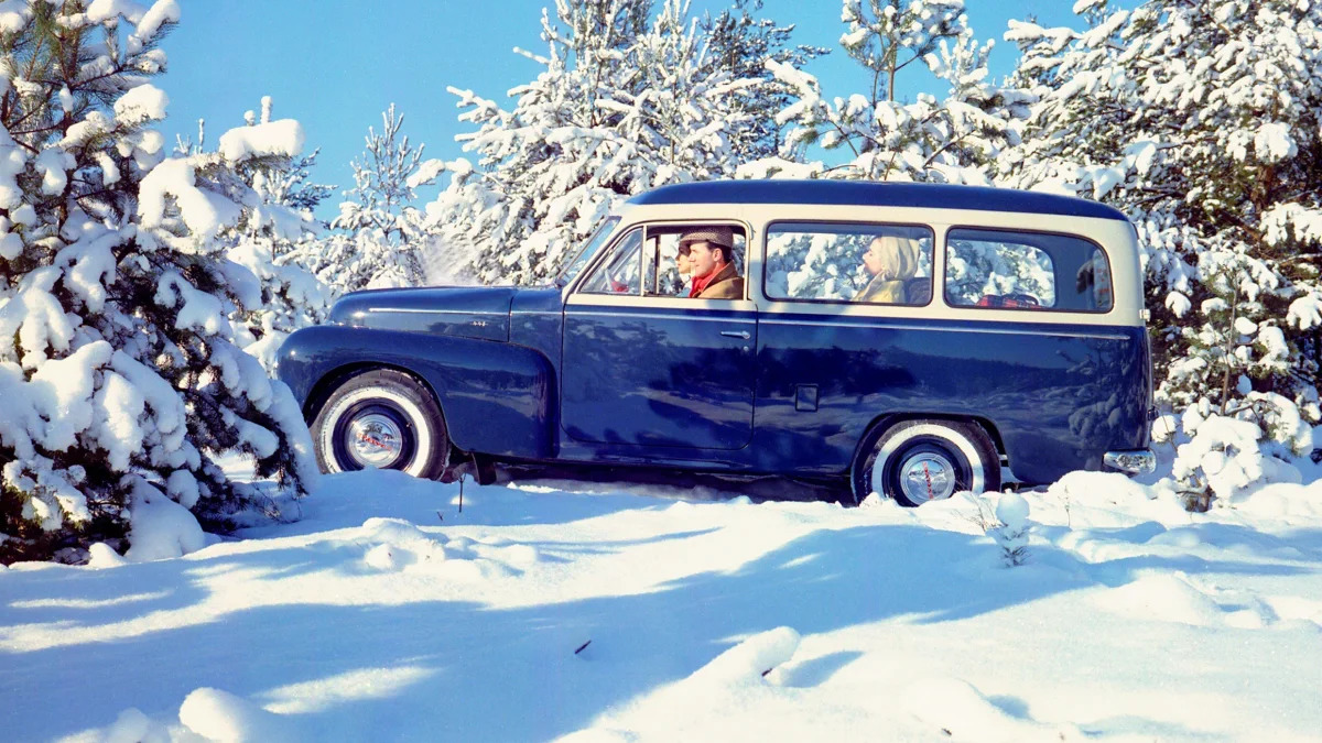 Volvo PV 445 Duett snow