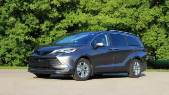 2016 Toyota Sienna Review & Ratings