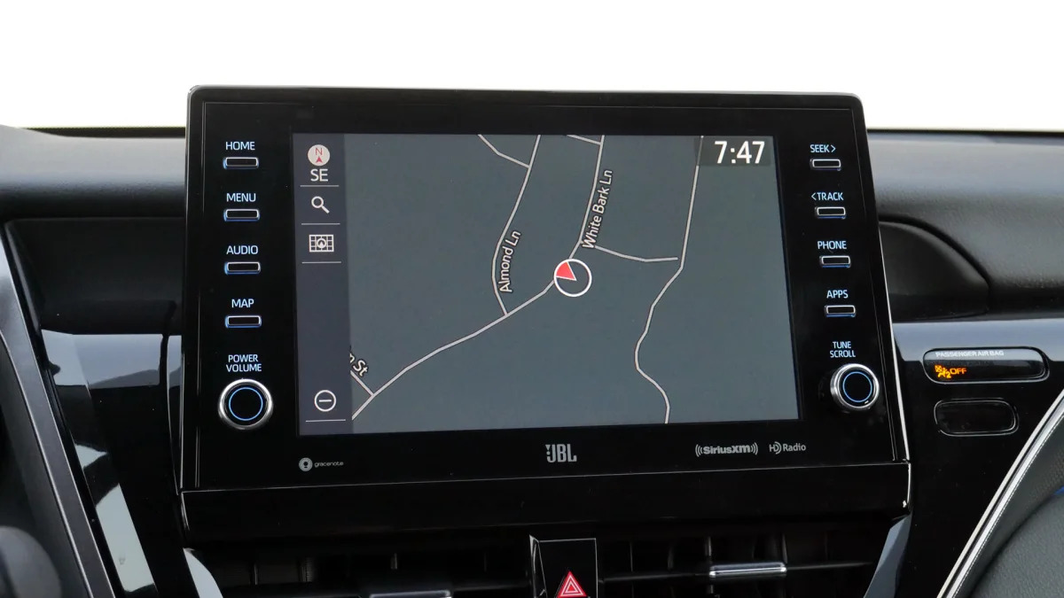 2021 Toyota Camry XSE Hybrid navigation