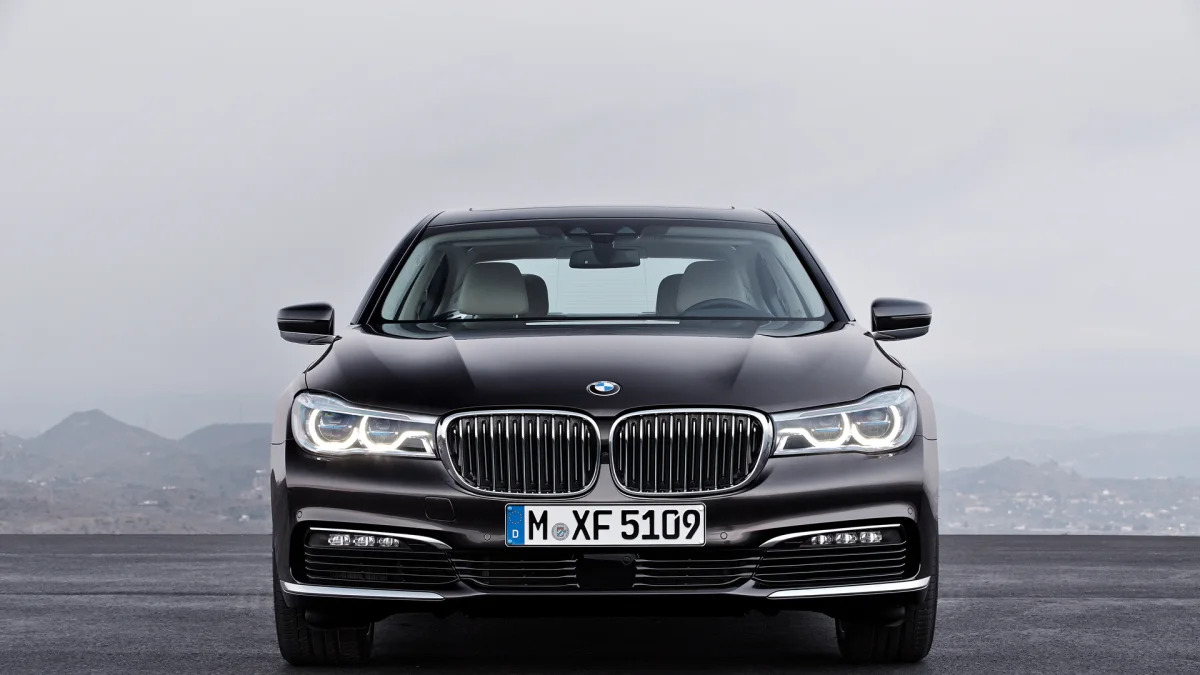 front stationary bmw 7 series 2016