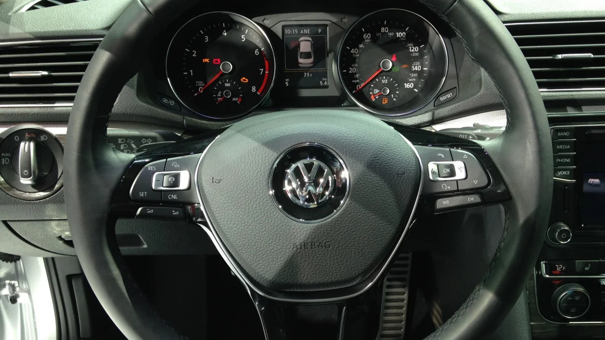 2016 volkswagen passat steering wheel instrument cluster