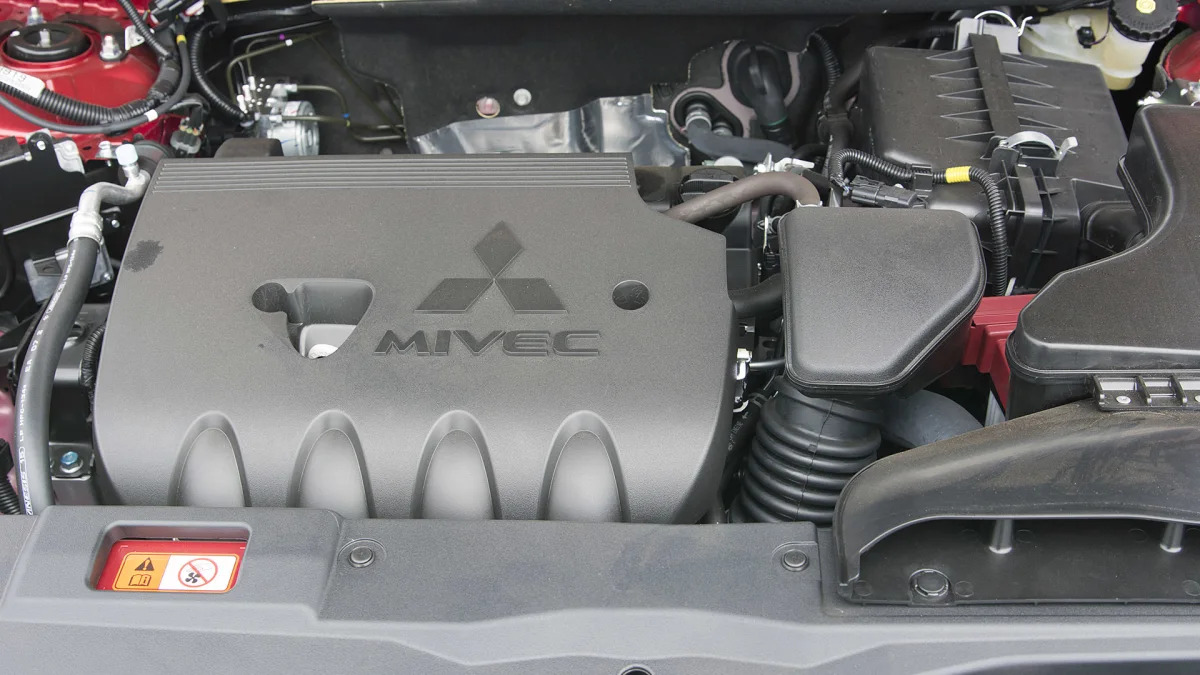 2016 Mitsubishi Outlander engine