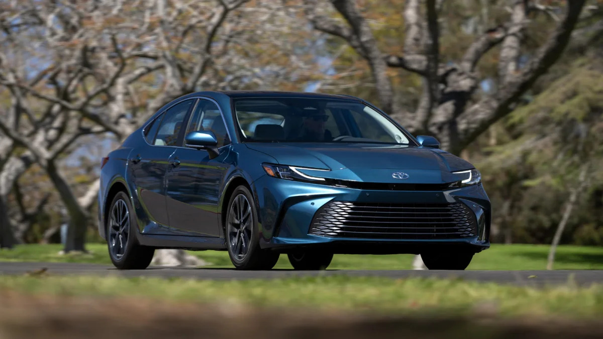 2025 Toyota Camry XLE action