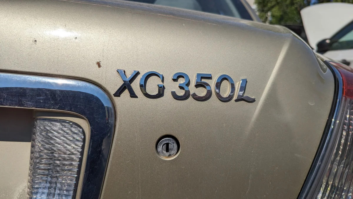 41 - 2004 Hyundai XG350L in Colorado junkyard - photo by Murilee Martin