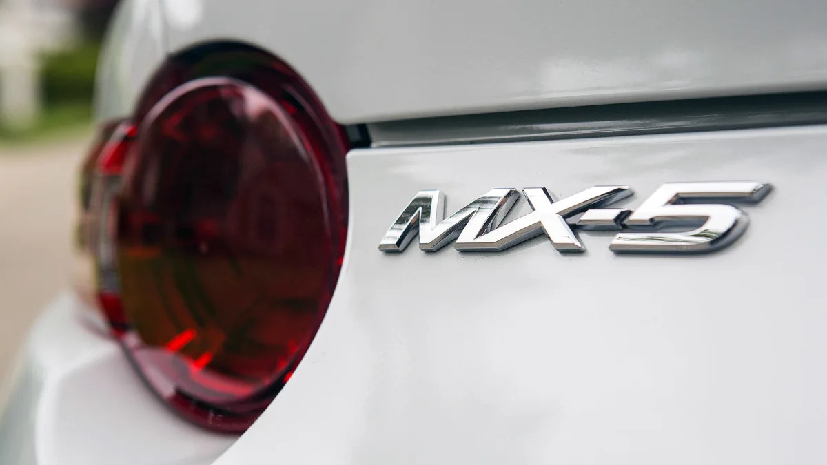 2016 Mazda MX-5 Miata badge