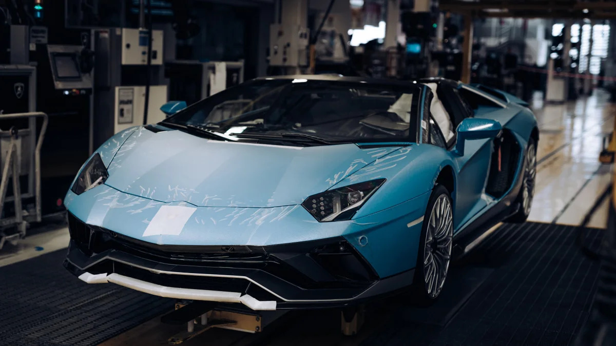 Lamborghini ends Aventador production with a blue Ultimae