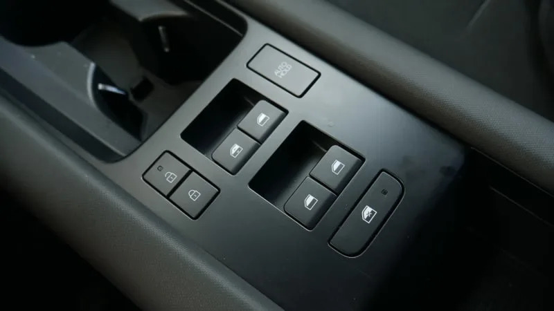 2023 Hyundai Ioniq 6 SE window and door buttons
