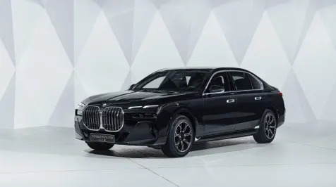 <h6><u>BMW 7 Series Protection can stop armor-piercing bullets</u></h6>