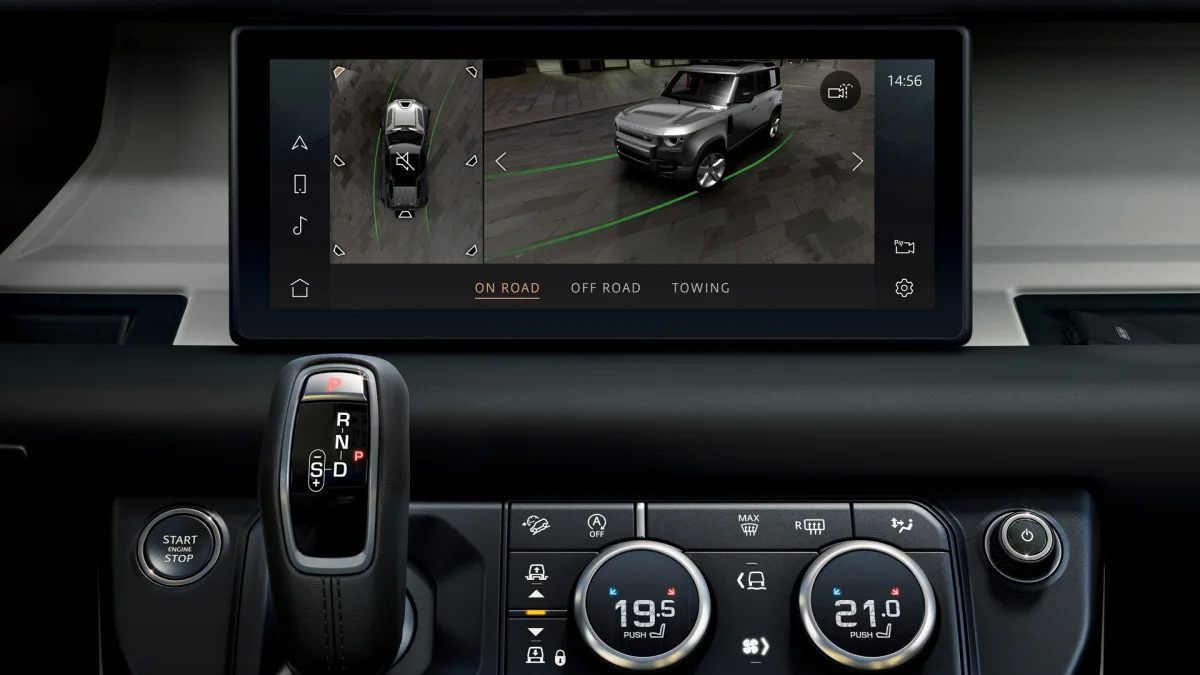 2020 Land Rover Defender 110 interior screen 5