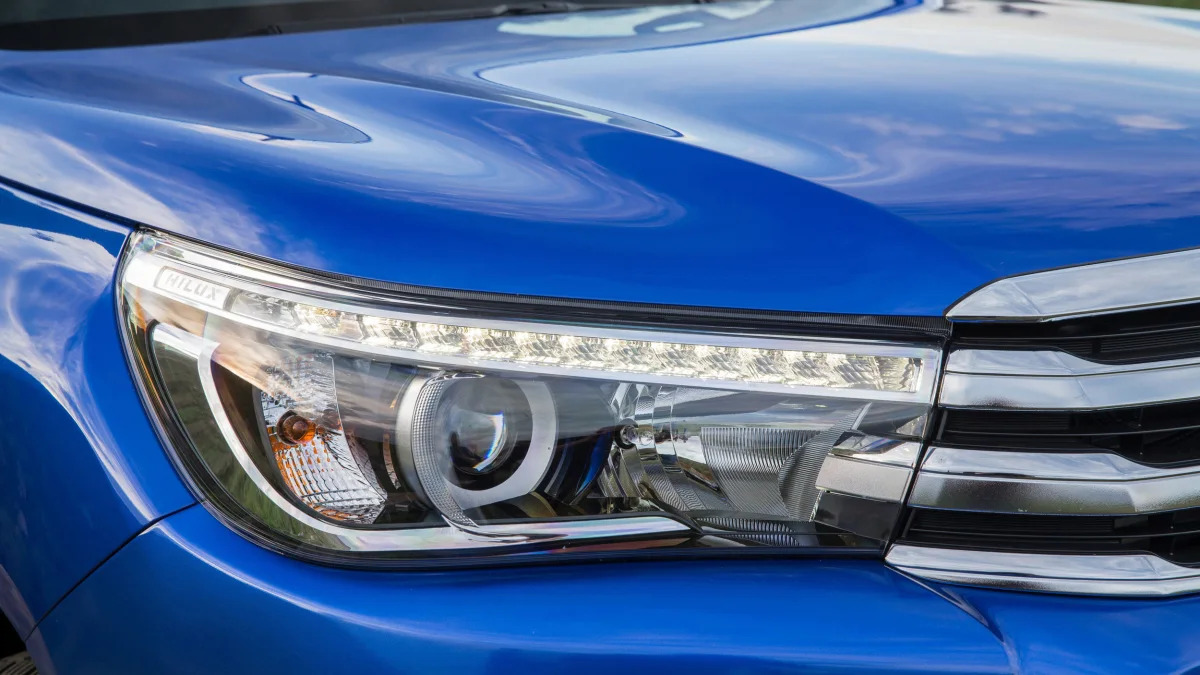 2016 Toyota HiLux headlight headlamp