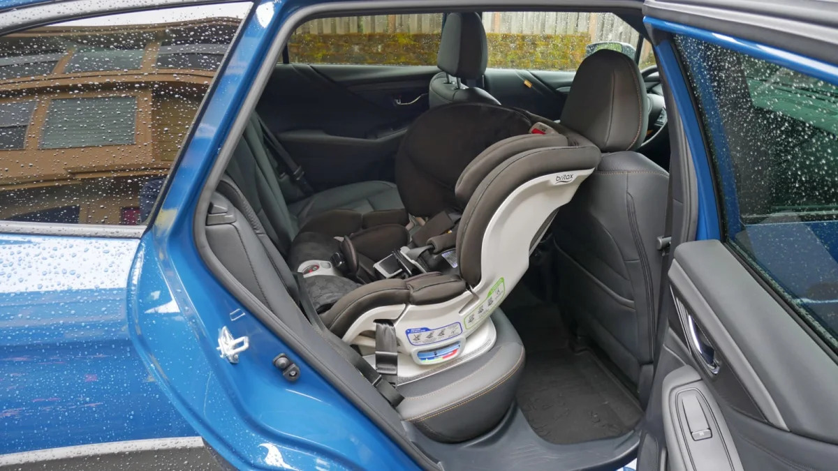 2022 Subaru Outback rear facing car seat