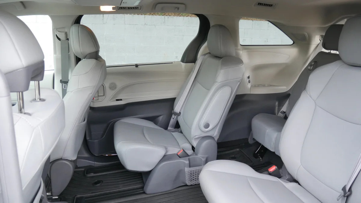 2021 Toyota Sienna XLE AWD second row mid position
