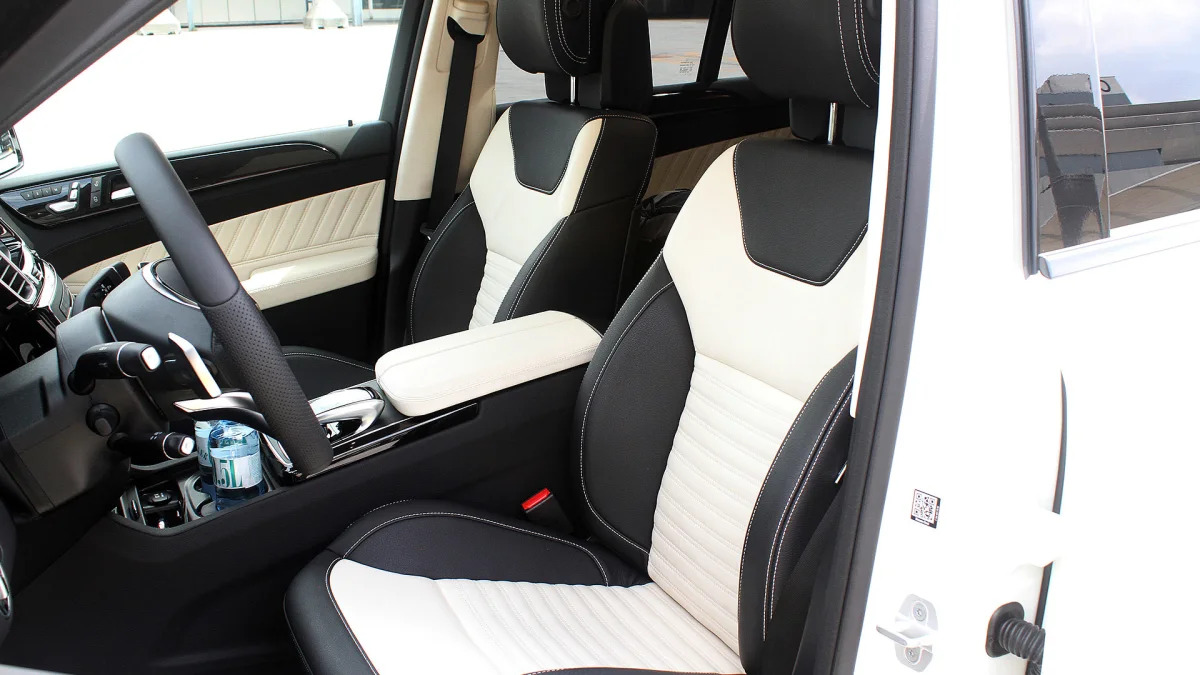 2016 Mercedes-Benz GLE front seats