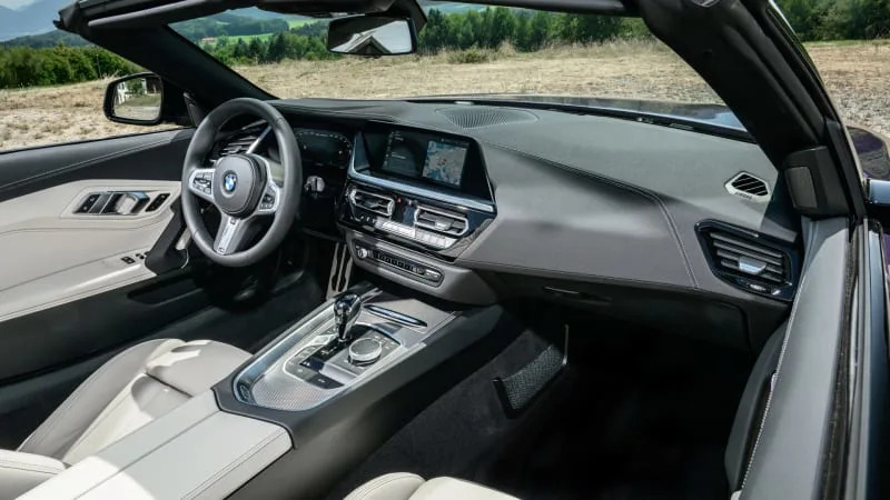 2023 BMW Z4 M40i interior1