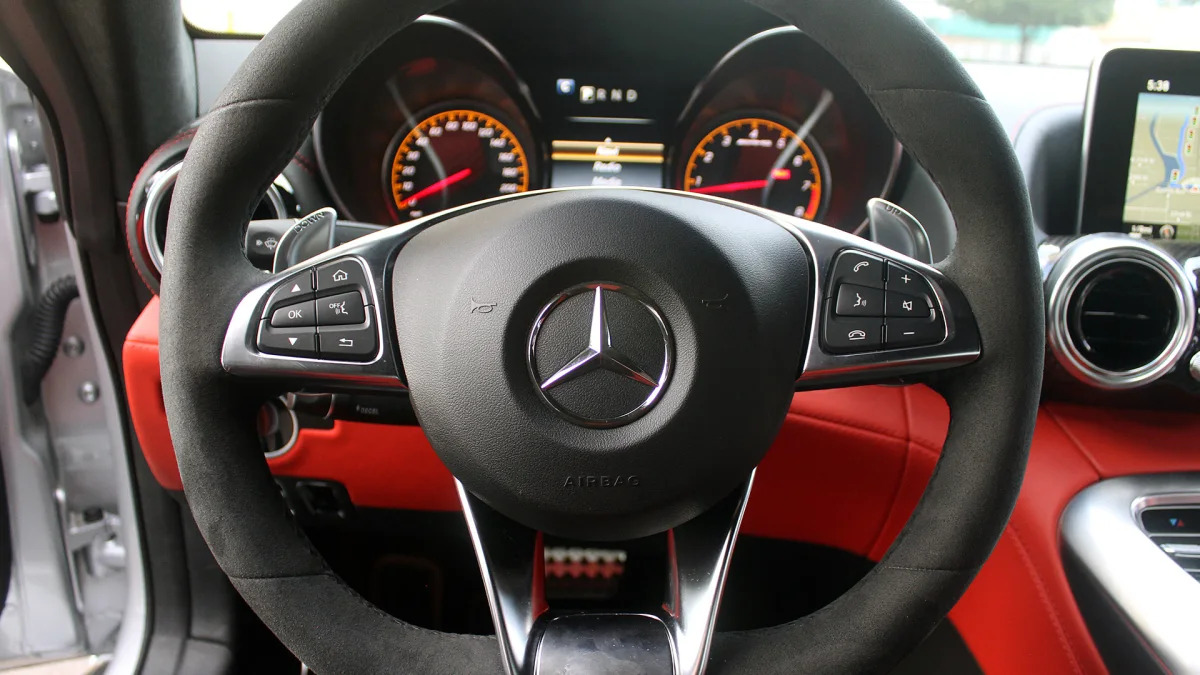 Mercedes-AMG GT S steering wheel