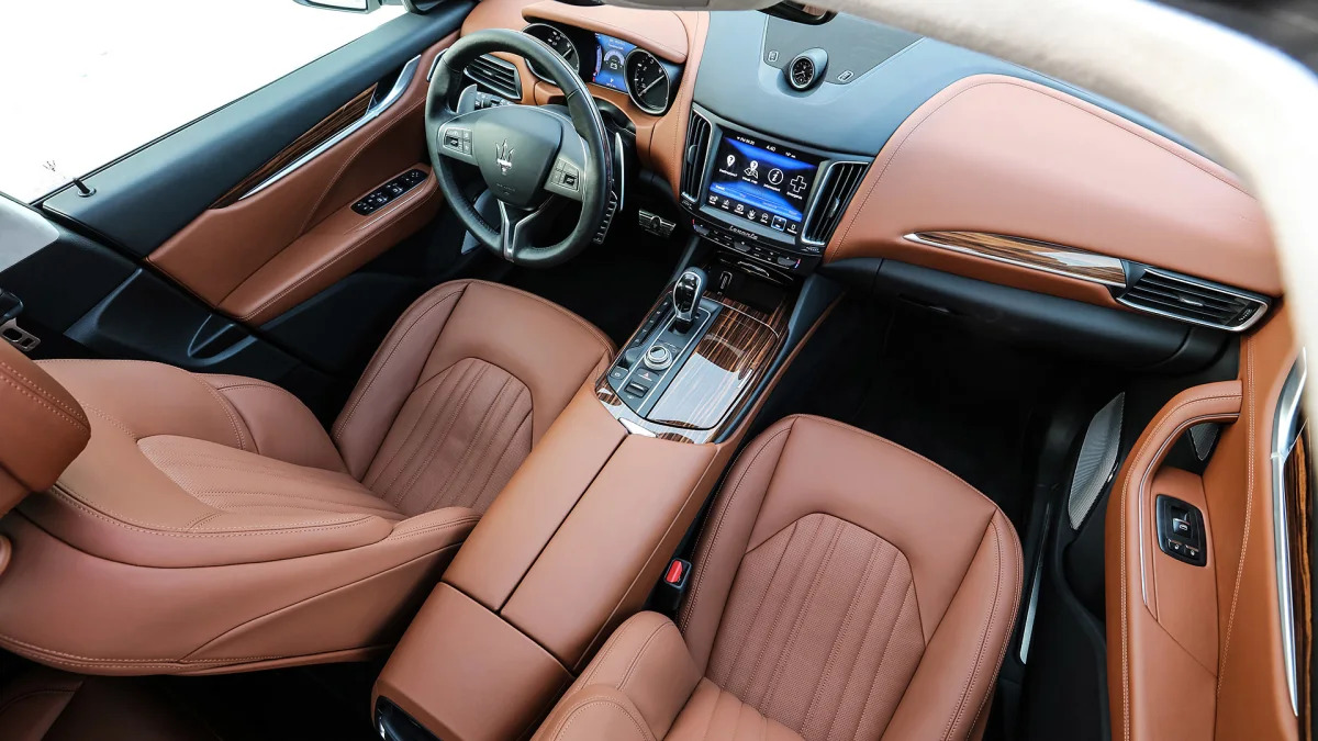 2017 Maserati Levante interior
