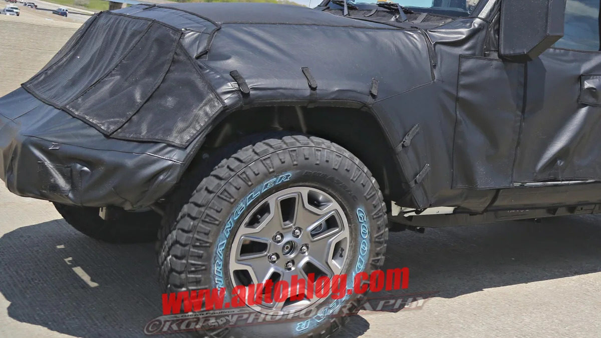 2018 jeep wrangler unlimited spy pic hood