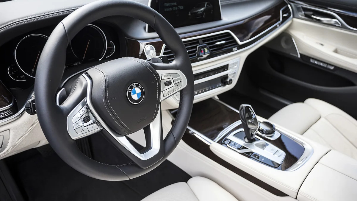 2016 BMW 7 Series interior