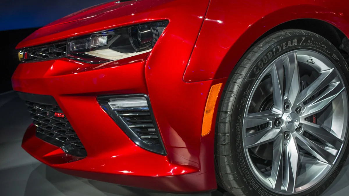2016 chevy camaro red vents closeup