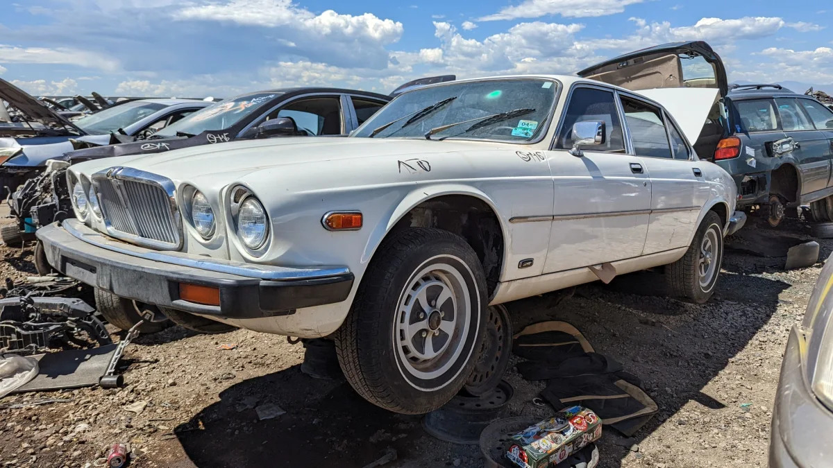 99 - 1984 Jaguar XJ6 in Colorado junkyard - Photo by Murilee Martin