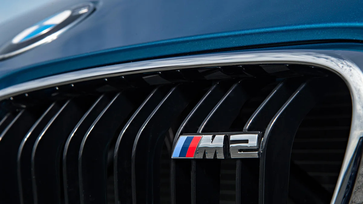 2016 BMW M2 badge