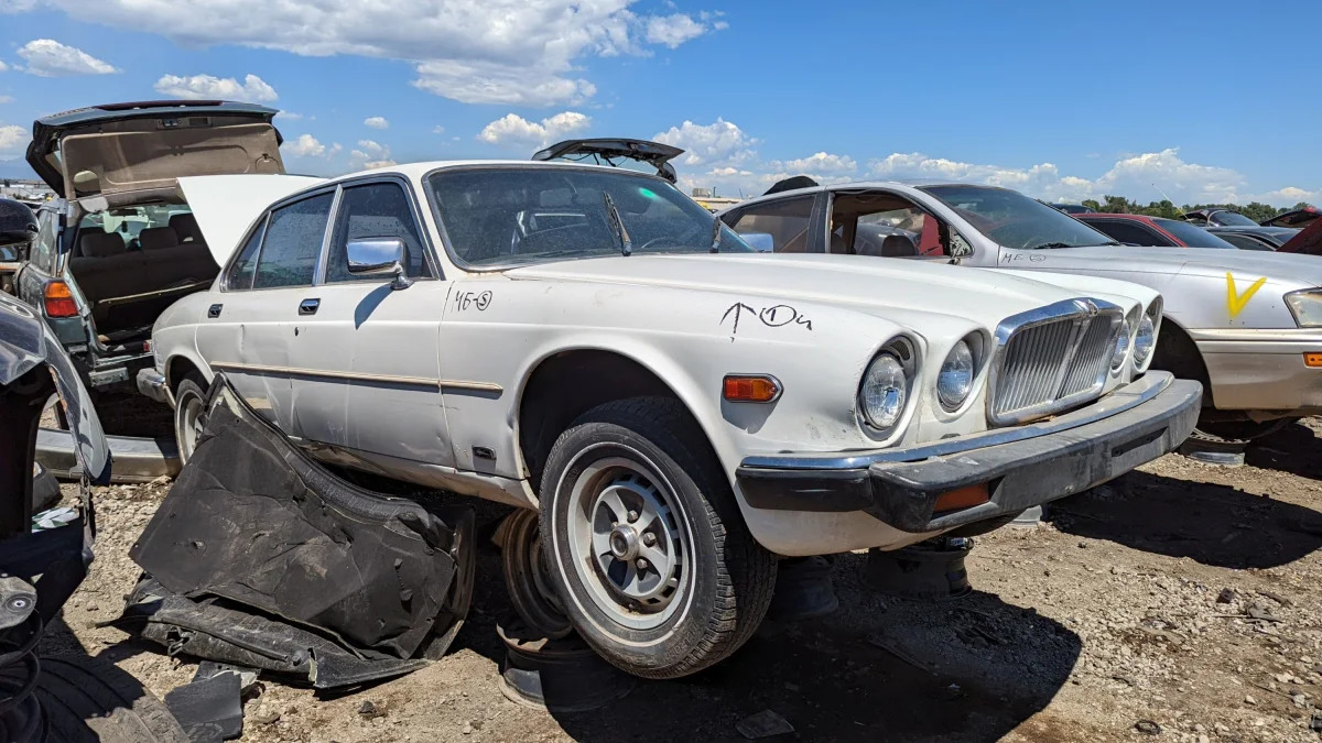 32 - 1984 Jaguar XJ6 in Colorado junkyard - Photo by Murilee Martin