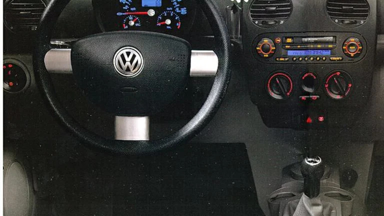 1999 Volkswagen New Beetle GL 2dr Hatchback