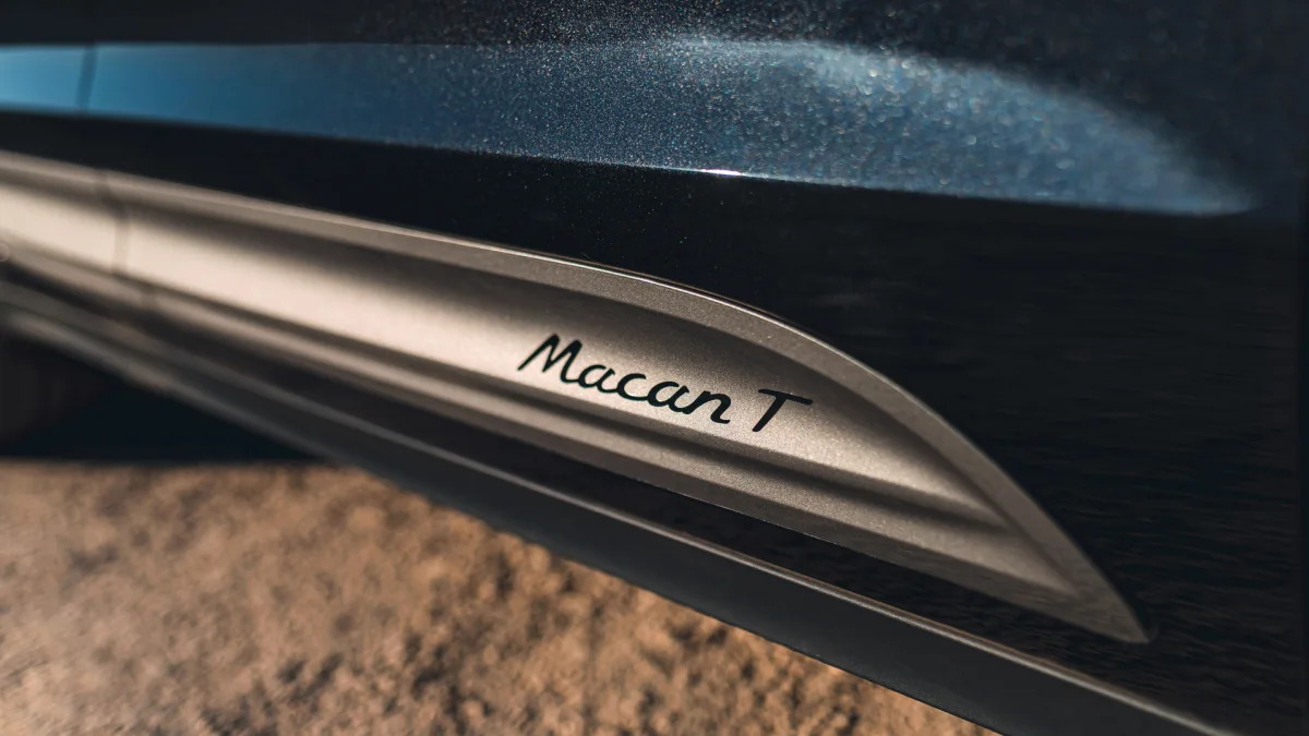 2023 Porsche Macan T side blades