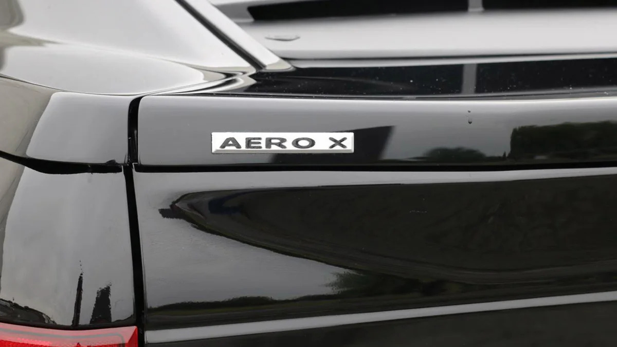 AeroX Fastback Truck Bed Cap