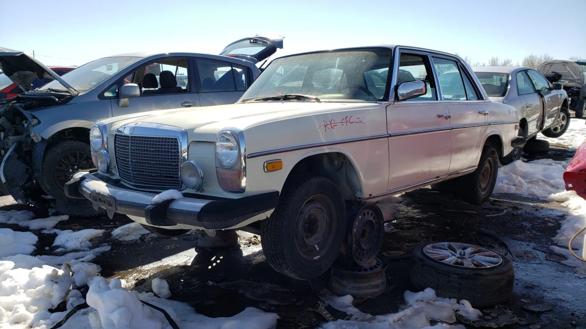 34 - 1975 Mercedes-Benz 240D in Colorado junkyard - photo by Murilee Martin