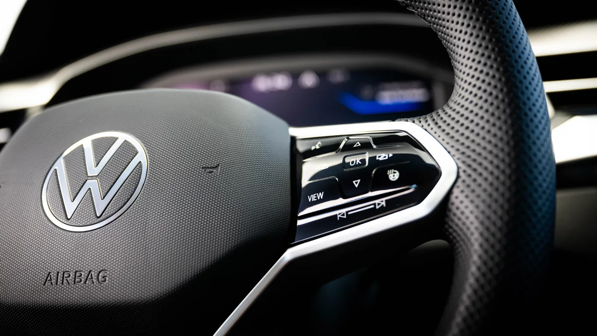 2022 Volkswagen Arteon wheel controls