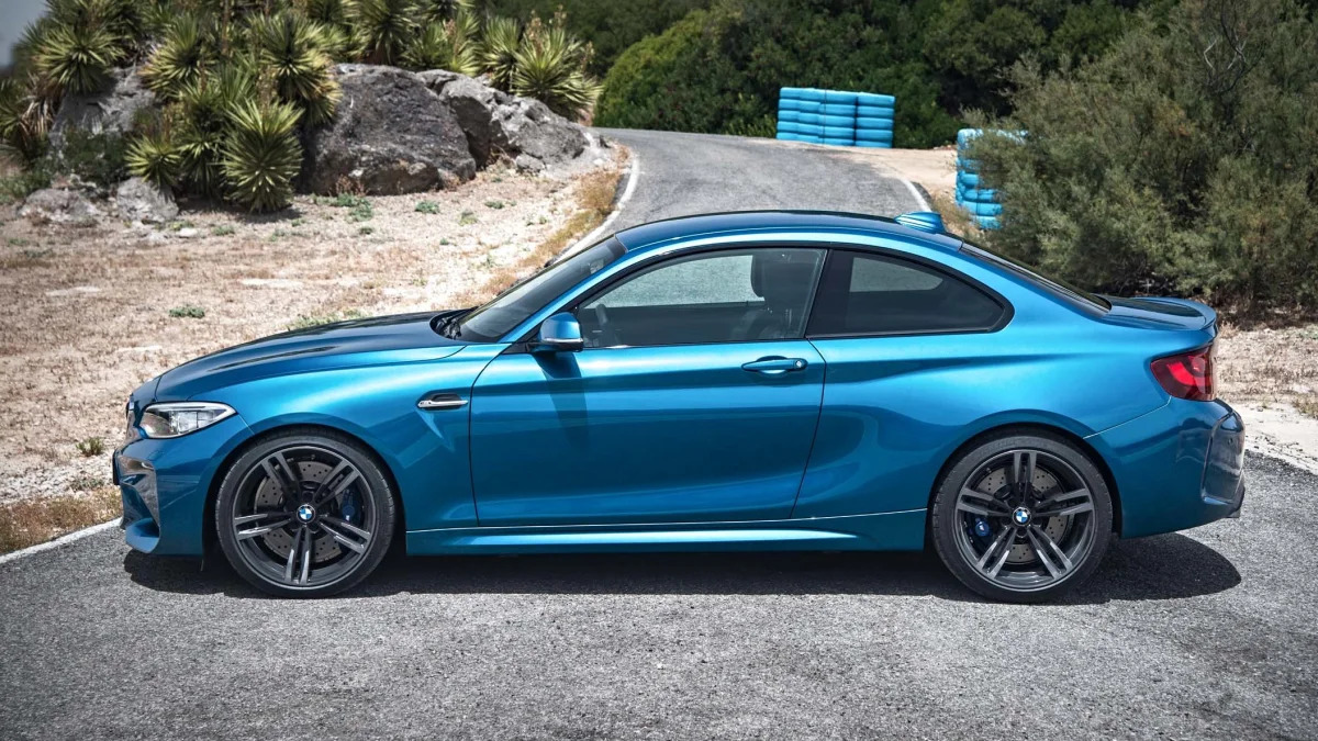 2016 BMW M2 side profile