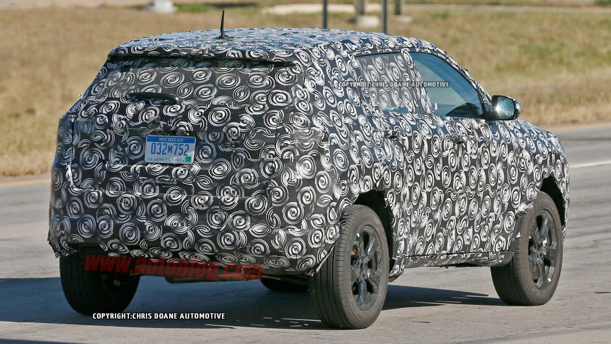 2017 Jeep Compass Patriot crossover spied rear 3/4